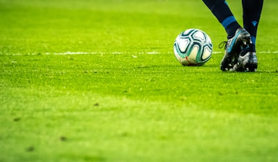 ريال مدريد والهلالمواجهة أسطورية تجمع عمالقة كرة القدم