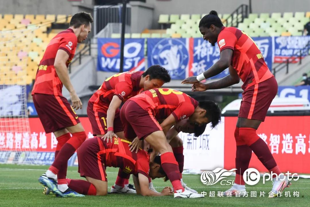 بث مباشر ليفربول وفولهاممواجهة مثيرة في الدوري الإنجليزي الممتاز