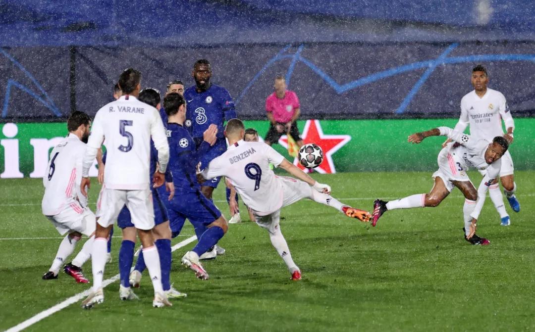 الدوري الإيطالي الدرجة الثانيةبوابة العودة إلى دوري النخبة